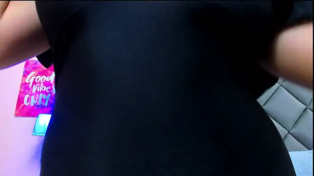 NahomyAdams – Naživo XXX chat