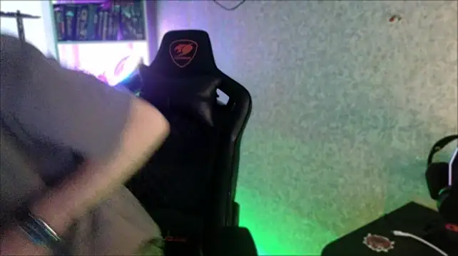 XXX chat uživo modela _Serious_Man