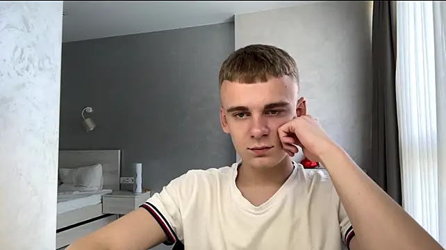 XXX chat uživo modela SoloFury