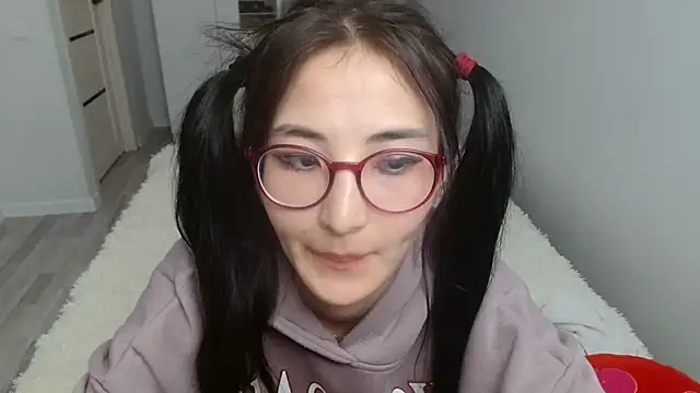 newfrommacau Adlı Modelin Canlı XXX Sohbeti