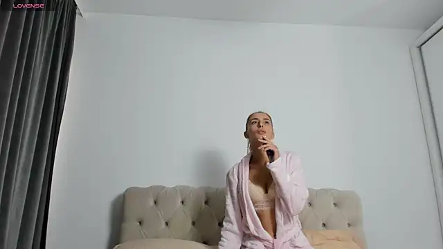InnesBella élő XXX-chatje