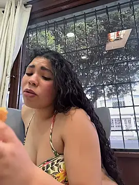 Nanis_ec লাইভ XXX চ্যাট