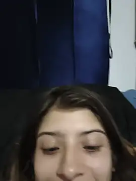 KratosAfroditacs' Live XXX Chat