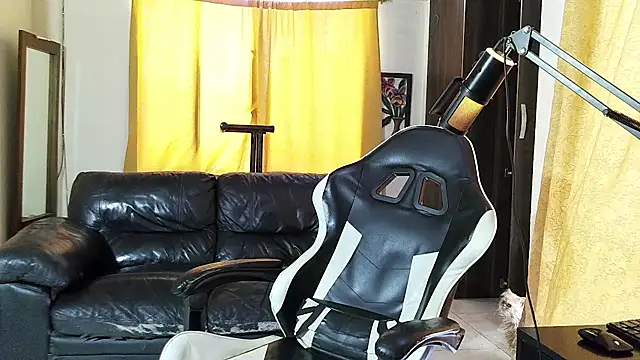 aronmiller404 现场XXX聊天