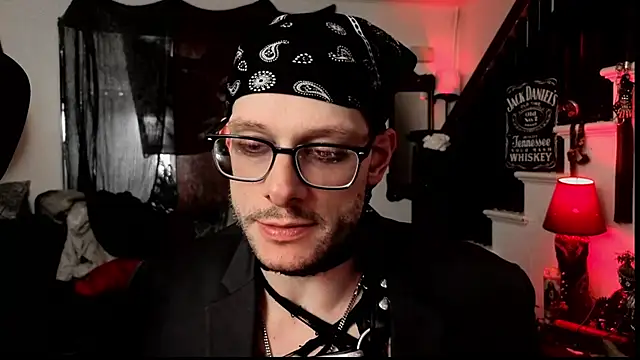 XXX chat uživo modela MasterDaddyCool