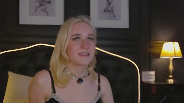 XXX chat uživo modela EmmaLaurentis