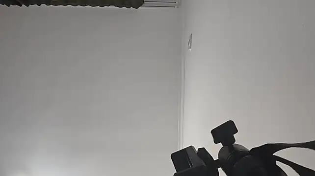 KateVibe_01 Adlı Modelin Canlı XXX Sohbeti
