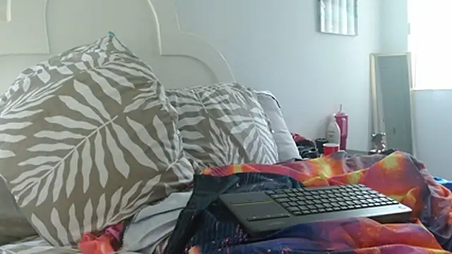 Chat XXX en directo de EnticingAaliyah