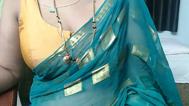 sunitha-3's Live XXX Chat