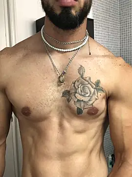 Charlyhot_69 Show in webcam