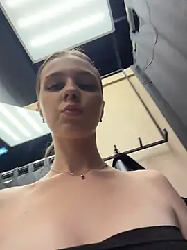 Ttixmila's Live XXX Chat