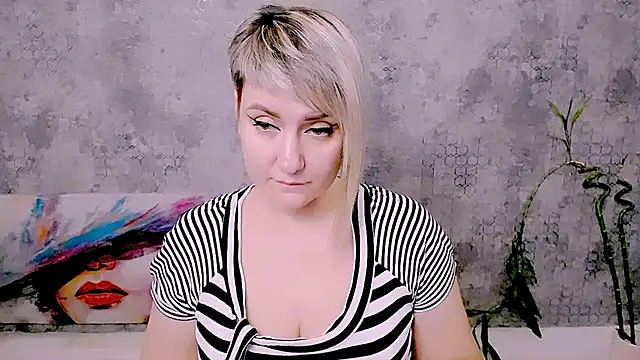 Djullia Adlı Modelin Canlı XXX Sohbeti