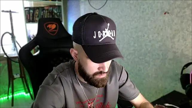 _Serious_Man Chat XXX live
