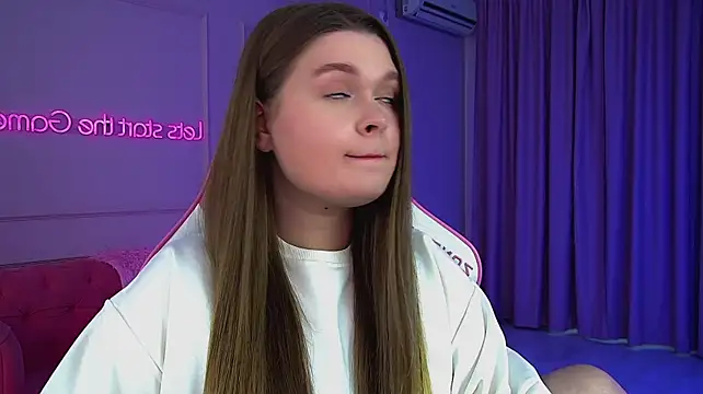 CrystalLyons' Live XXX Chat