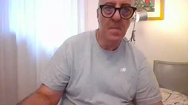 Chat +18 de ANONIMO7735 ao vivo
