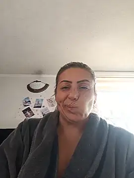 Czat XXX na żywo – maynor_1998