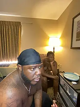 Tattedupdek's Live XXX Chat