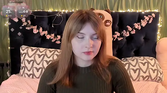 AliceLanley Adlı Modelin Canlı XXX Sohbeti