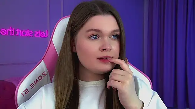 CrystalLyons Chat XXX live