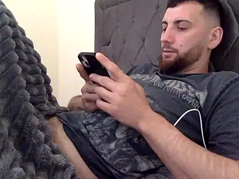 Robynson97 élő XXX-chatje