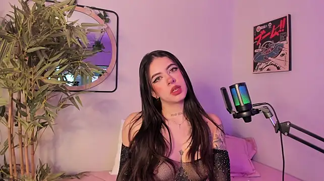 Chat +18 de Alice_Vixen ao vivo