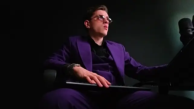 Онлайн чат XXX FelixStarkk