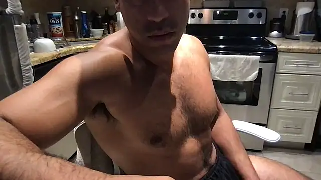 BigGuyMuscle 即時 XXX 聊天