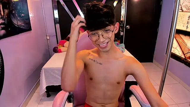 LiamHeatx Live XXX-Chat