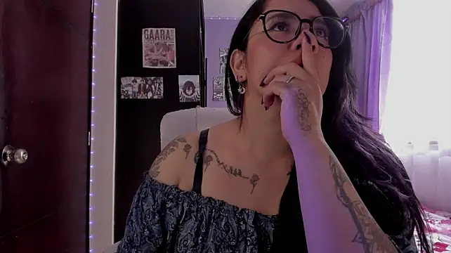 Chat +18 de julibella_sweet ao vivo