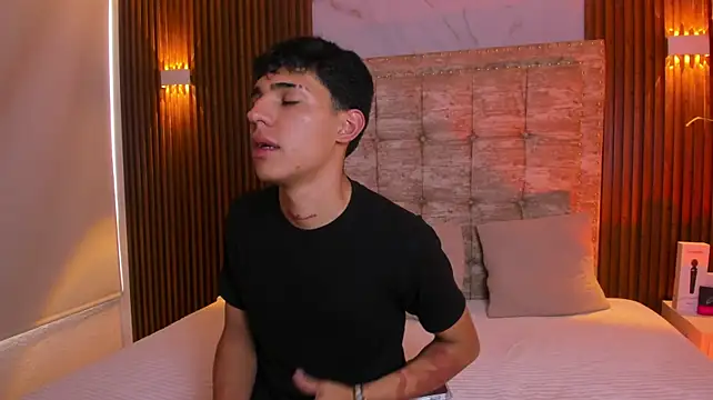 Ambar_a_Camilo's Live XXX Chat