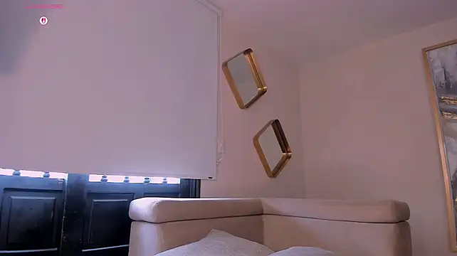 NatalieLewis' Live XXX Chat