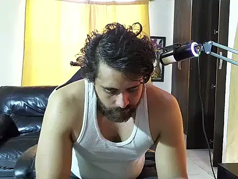 aronmiller404's Live XXX Chat
