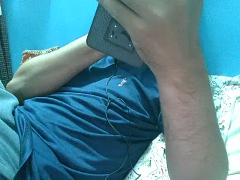 Precumboner Adlı Modelin Canlı XXX Sohbeti