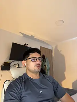 XXX chat uživo modela TroyeKnight