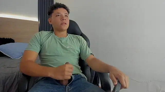 Chat +18 de Axel_West8 ao vivo
