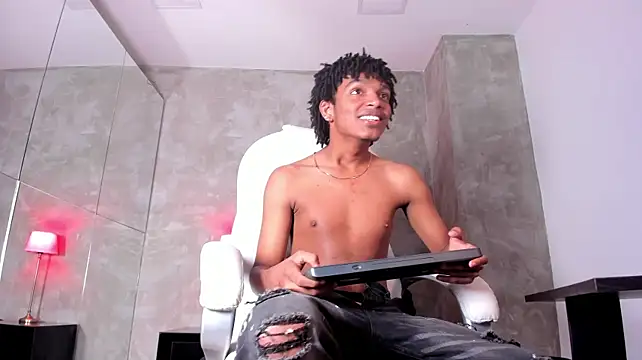 Raymond_steel লাইভ XXX চ্যাট