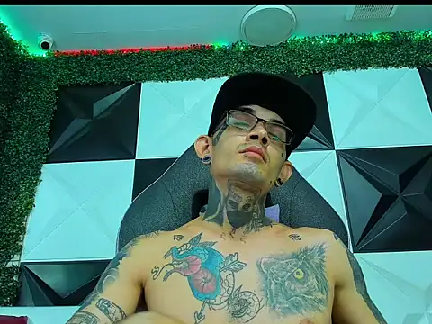 Boy_tatto77 Chat XXX in diretta
