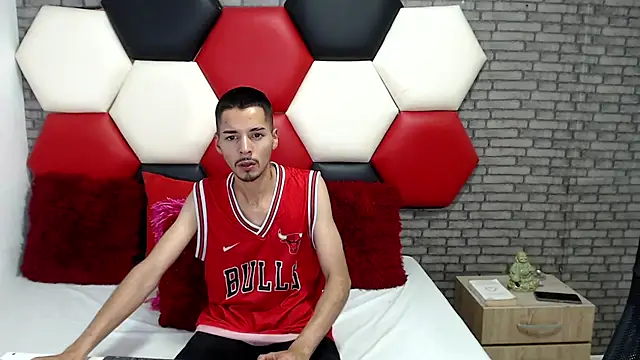 Czat XXX na żywo – Thristan05