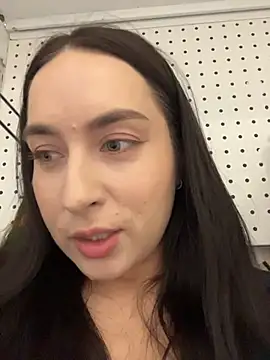 Holly_Play Chat XXX in diretta