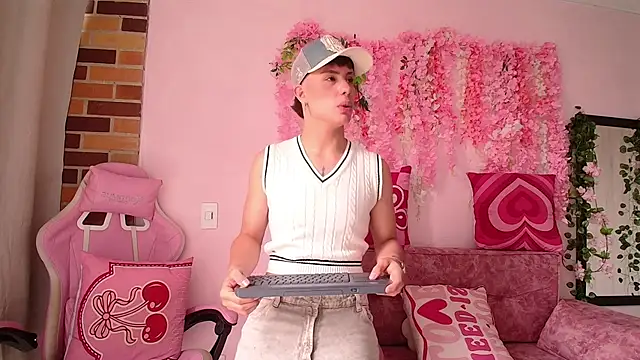 Zadquiel__ élő XXX-chatje