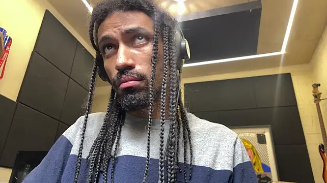 Chat +18 de FavelaDaddyCum ao vivo