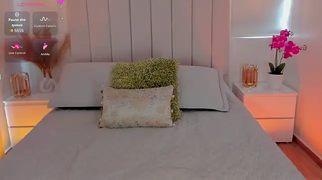 SophieLafont live XXX chat