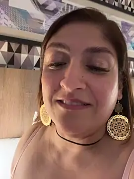 Spicy-Kareena live XXX chat