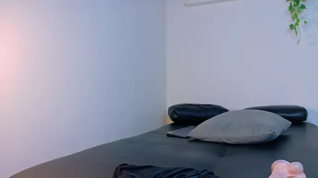 RiriiBrunette__ Adlı Modelin Canlı XXX Sohbeti