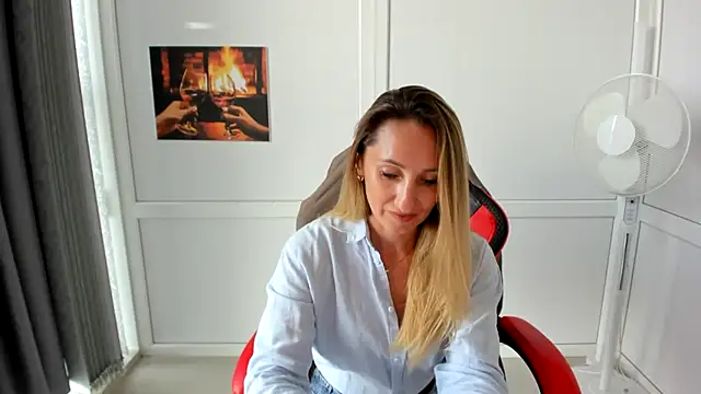 LilyDreamm: онлайн-секс-чат