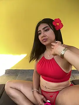 SARA_BIG_ASS_ Adlı Modelin Canlı XXX Sohbeti