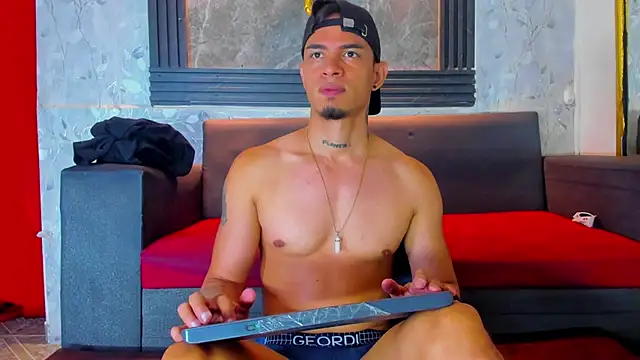 Онлайн чат XXX Brandon_Bless