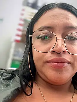 Outdoors-Mia_Khalifa Adlı Modelin Canlı XXX Sohbeti