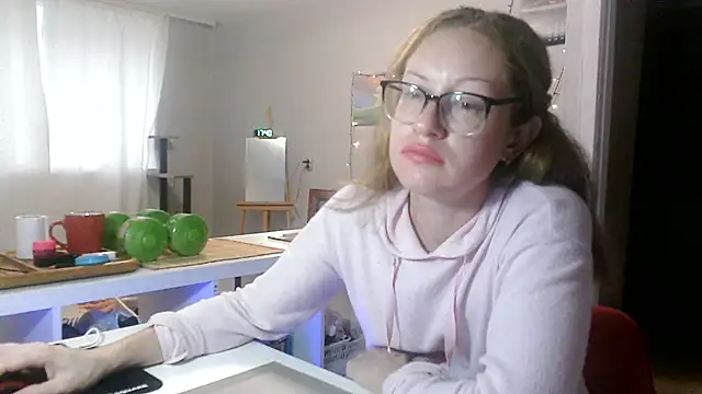 Alice_newhome's Live XXX Chat