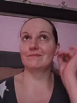 Czat XXX na żywo – BustyLadyAlma